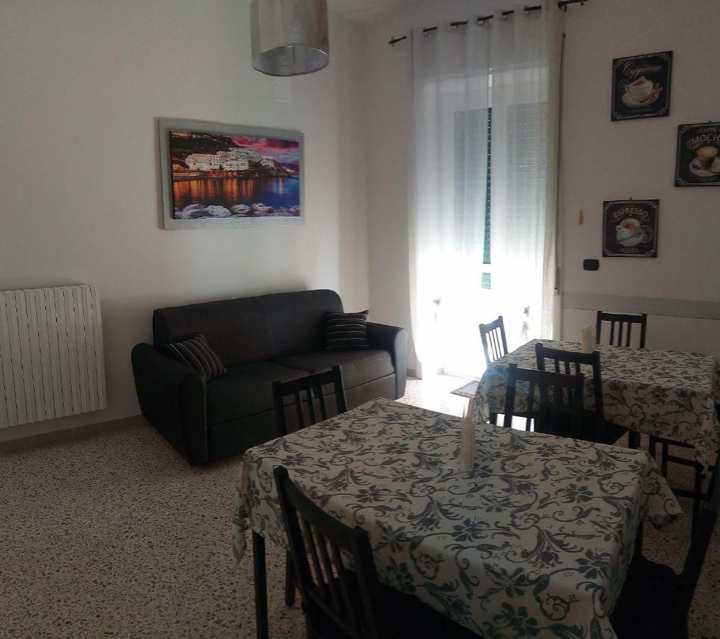 B&B Malaga 살레르노 외부 사진
